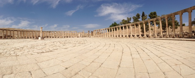 Jerash: The Most Spectacular Roman Ruins You've Never Heard Of - www.nonbillablehours.com #travel #jordan