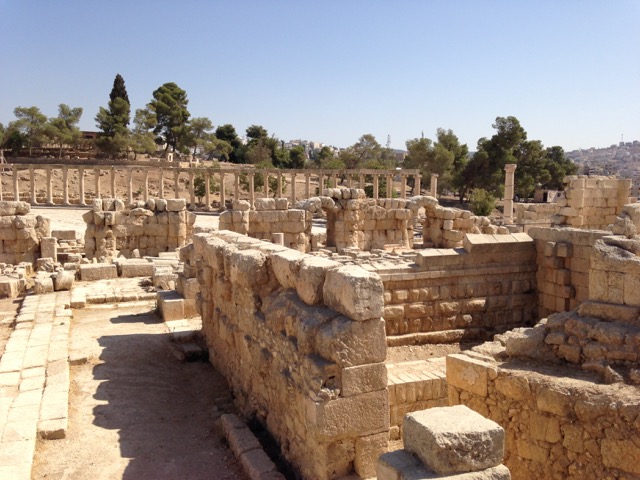 Jerash: The Most Spectacular Roman Ruins You've Never Heard Of - www.nonbillablehours.com #travel #jordan