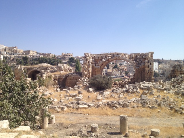 Jerash: The Most Spectacular Roman Ruins You've Never Heard Of - www.nonbillablehours.com #travel #jordan